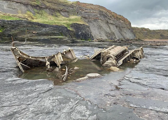 The Cinder Track Hideaway דירה וויטבי