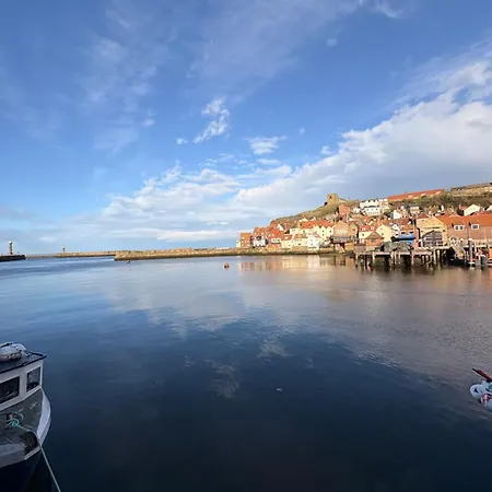 The Cinder Track Hideaway * Whitby