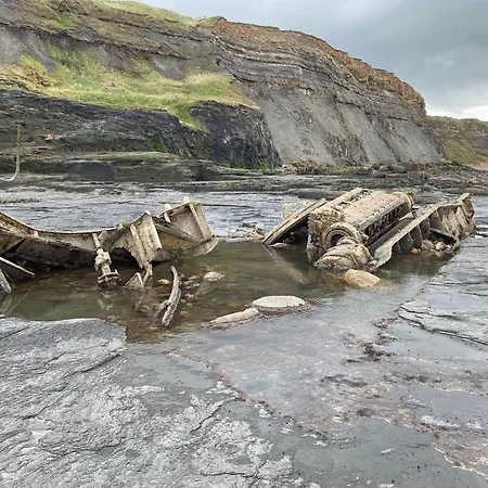 The Cinder Track Hideaway Apartment Whitby